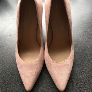 POUR LA VICTOIRE NEW CELINA PINK SUEDE PUMPS 9